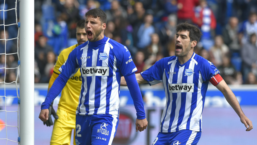 Jonathan Calleri celebra un gol con el Alavés al Leganés (AFP)