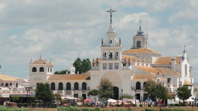 La Virgen del Rocío se queda en Almonte hasta el año que viene