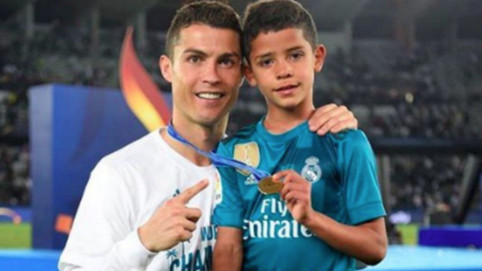 Cristiano y su hijo celebran un título con el Madrid. (Instagram)