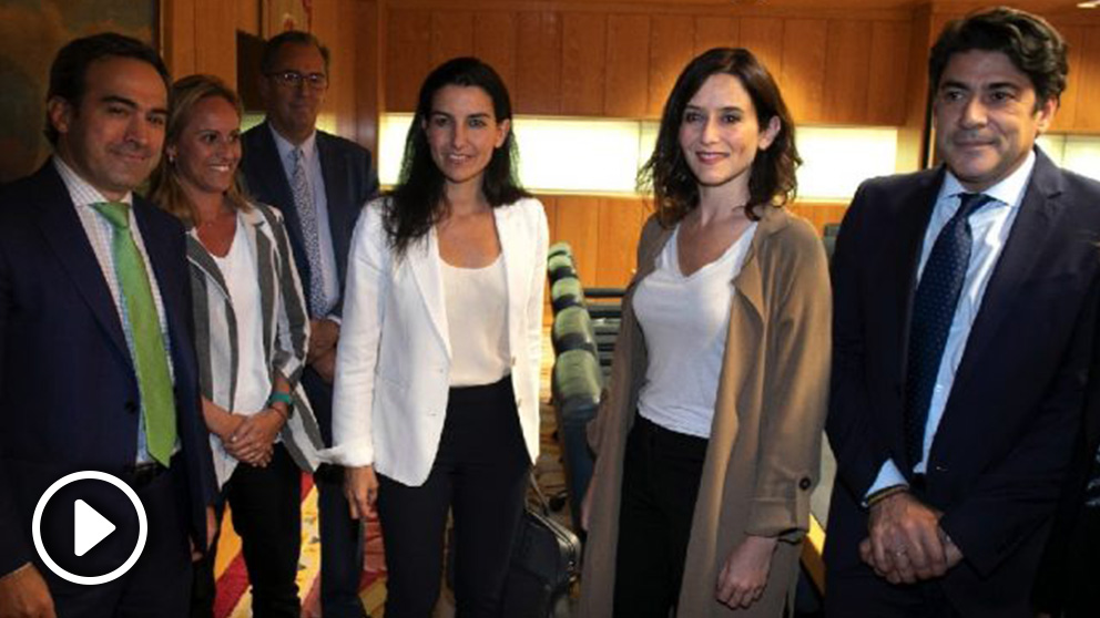 Reunión entre Rocio Monasterio e Isabel Díaz Ayuso. (Foto. PP)