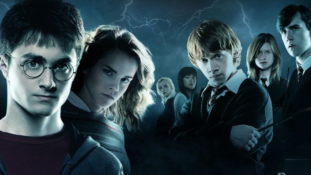 El 21 de junio  de 2009, se publica el quinto libro de Harry Potter de JK Rowling «Harry Potter y la Orden del Fénix»