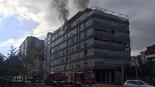 tarrasa-incendio-bomberos-cataluna