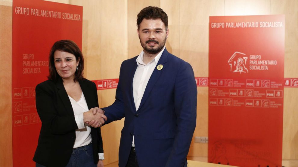 La portavoz del PSOE en el Congreso, Adriana Lastra, y su homólogo de ERC, Gabriel Rufián.