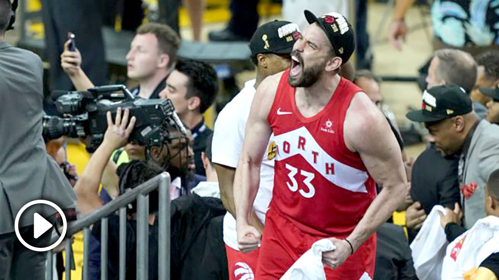 Marc Gasol grita liberado tras ganar la NBA por primera vez en su carrera. (AFP)
