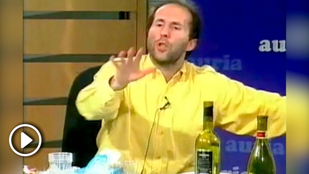 El próximo alcalde de Orense durante su participación en el polémico debate de 2008.