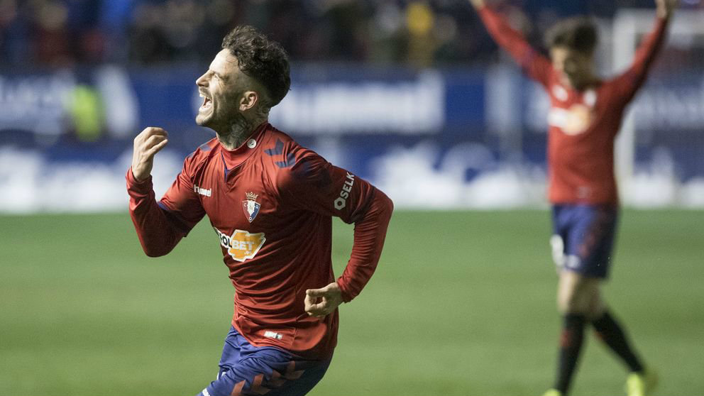 Rubén García celebra un gol con Osasuna (@RubenSan93)