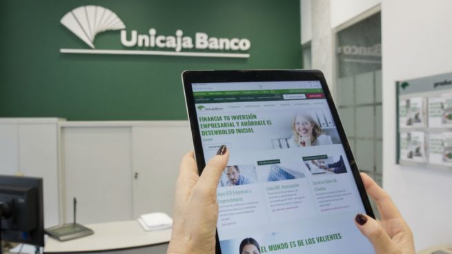 Comprometido Terraplén picar Desde el pago a proveedores hasta facturas 'online': así son los servicios  de la App de Unicaja Banco
