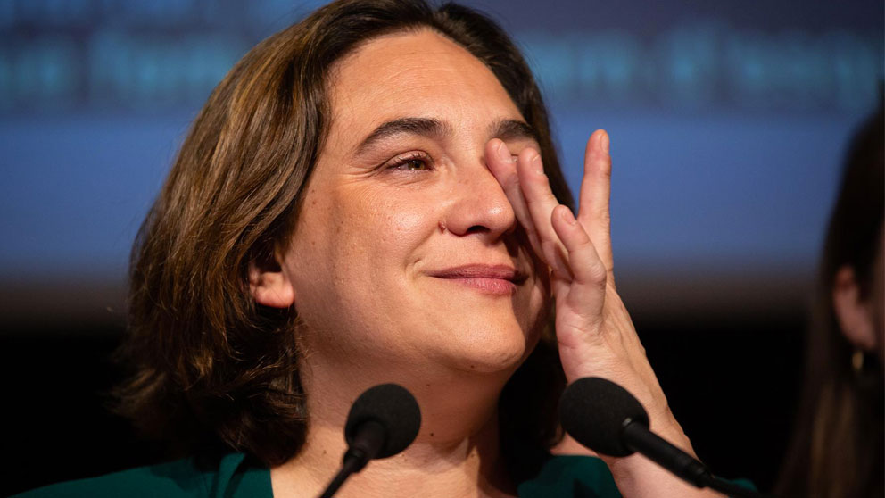 La alcaldesa de Barcelona, Ada Colau, llorando. Foto: EP