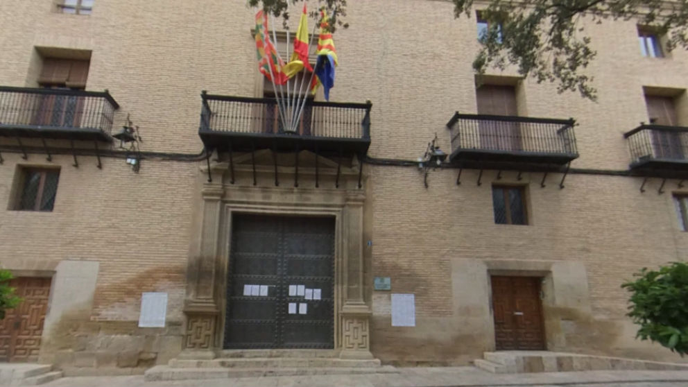 Ayuntamiento de Huesca. Google Maps