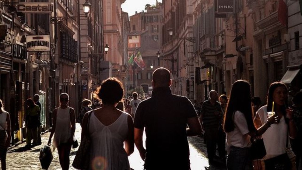 Nápoles es una ciudad situada en el sur de Italia. Son muchos los que señalan que es una de las localidades con más encanto del país.