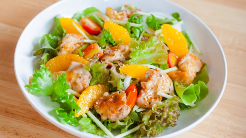 Ensalada de naranja y pollo
