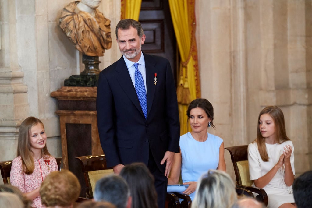 Los Reyes de España con sus hijas en el quinto aniversario de la proclamación como monarca. (Foto: Getty)