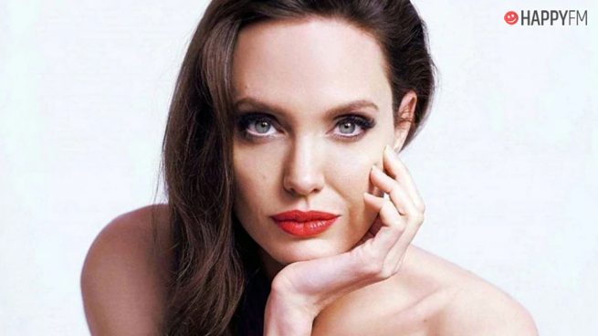 Angelina Jolie y las fotos de su madre cuando era joven que enloquecen las redes sociales