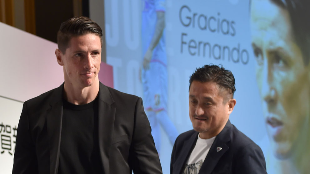 Fernando-Torres-durante-la-rueda-de-prensa-sobre-su-retirada-del-fútbol-(AFP)