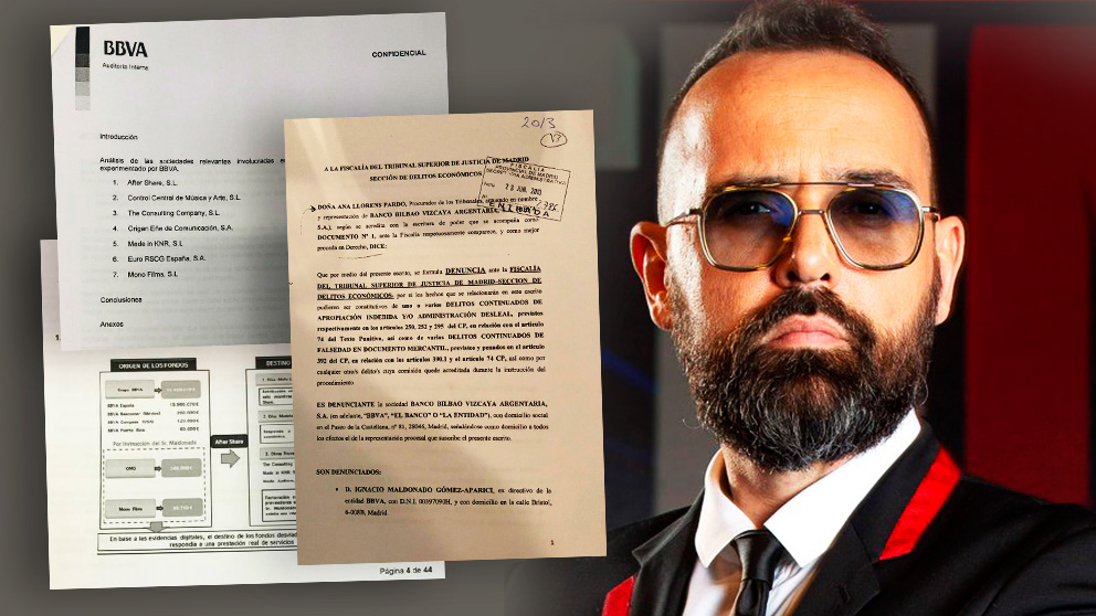 El publicista y presentador Risto Mejide, junto a algunos de los documentos que prueban la participación de su empresa en la trama corrupta del BBVA.