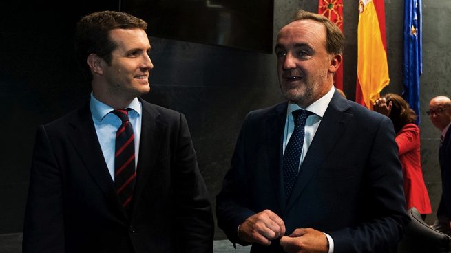 Pablo Casado y Javier Esparza, presidente de UPN.