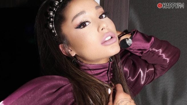 Ariana Grande ha decidido volver a tatuarse, ¿en honor a Jim Carrey?
