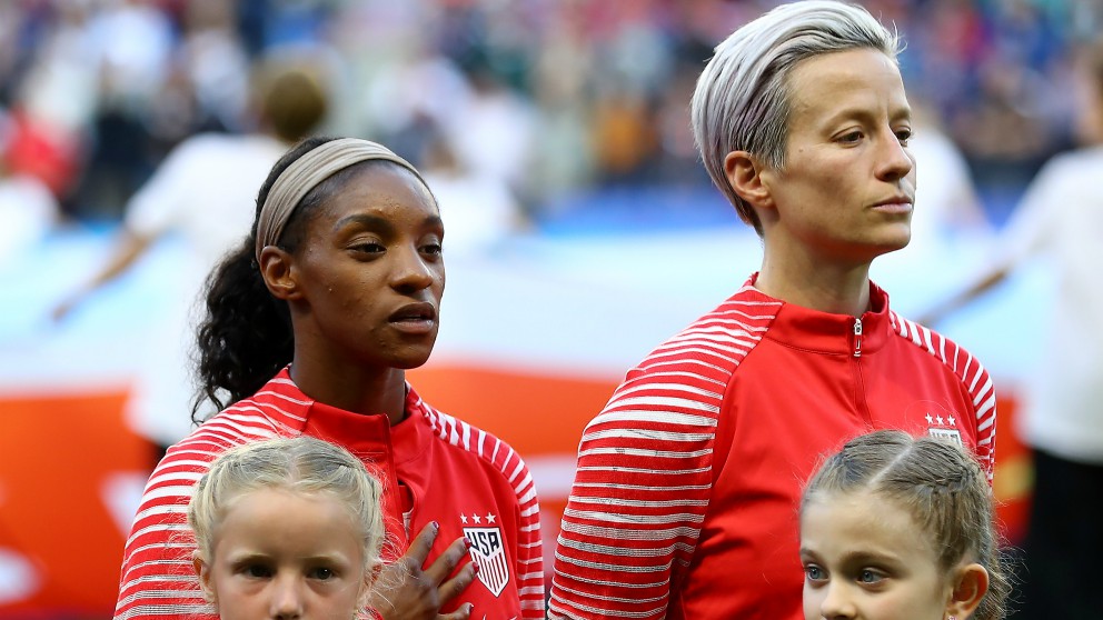 Megan Rapinoe, a la derecha, en un partido de Estados Unidos en el Mundial. (Getty)