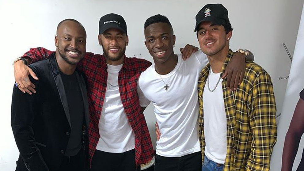 Imagen compartido por Vinicius en la que aparece junto a Neymar. (Instagram)