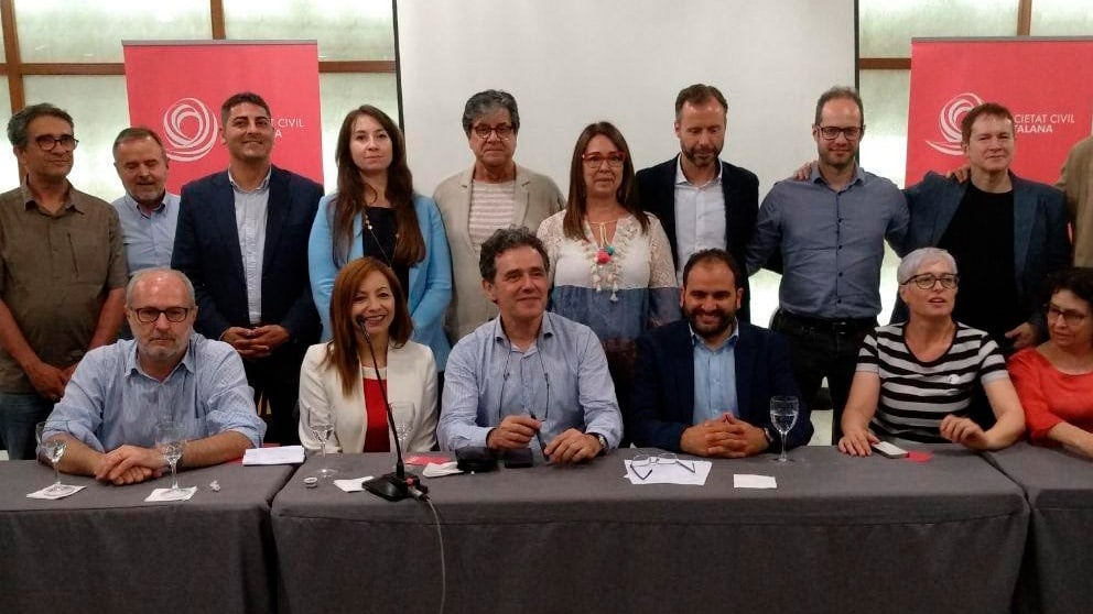 Nueva junta de la Societat Civil Catalana (Foto: EP)