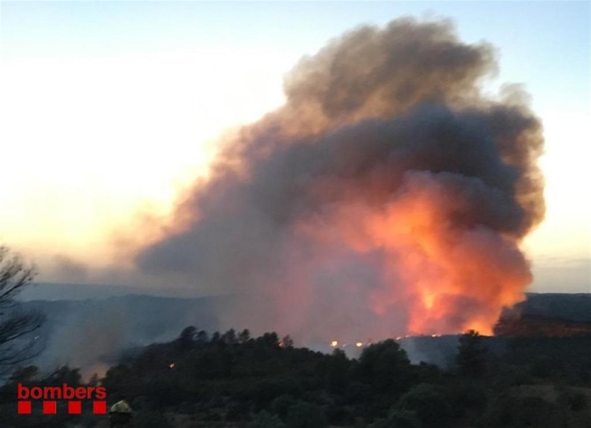 Incendio en Tarragona @Bomberos