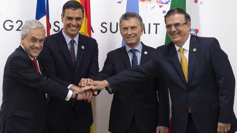 Pedro Sánchez con Mauricio Macri y Sebastián Piñera.