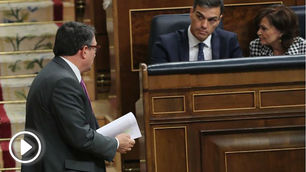 Pedro Sánchez y Aitor Esteban, en el Congreso.