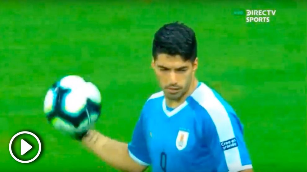 Luis Suárez falló el penalti que eliminó a Uruguay en la tanda de penaltis ante Perú.