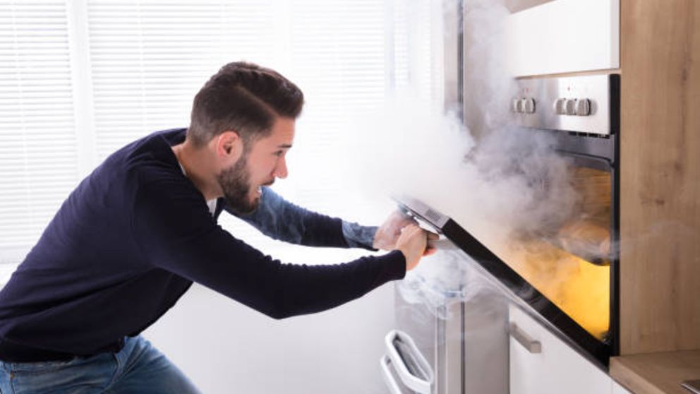 Cómo eliminar el olor a quemado del horno paso a paso