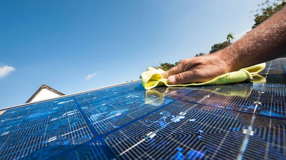 Todos los pasos a seguir para realizar el mantenimiento de los paneles solares