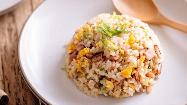 Las 5 mejores recetas de arroz frito para una cena rápida de restaurante