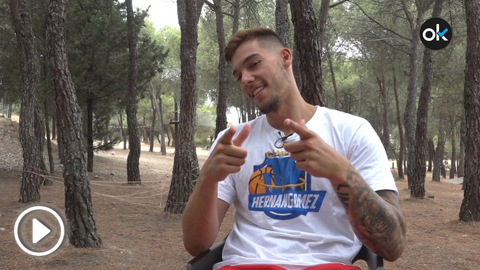 Willy Hernangómez bromea en su entrevista con OKDIARIO.