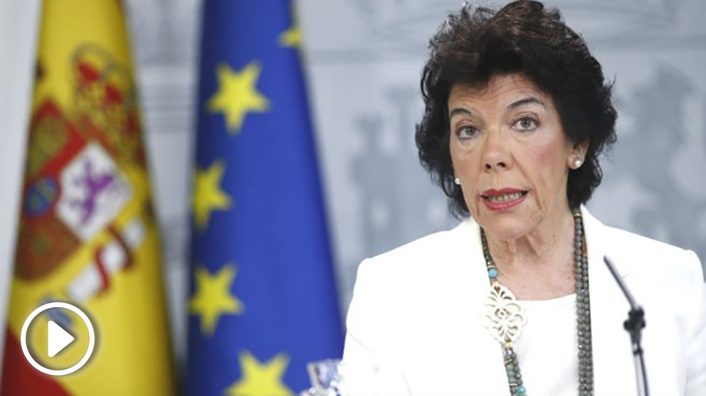 La ministra Portavoz, y de Educación y Formación Profesional, Isabel Celaá, comparece ante los medios de comunicación, tras la reunión del Consejo de Ministros en Moncloa. (Foto: Europa Press)