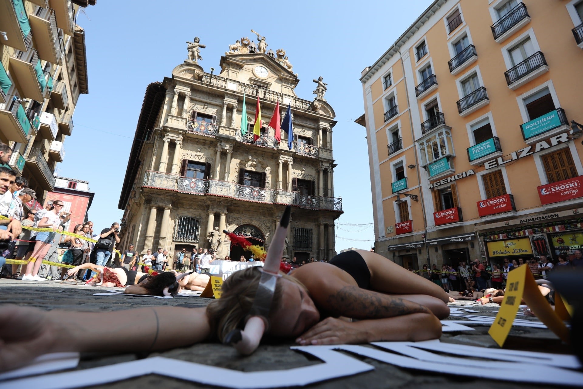 Performance de PETA en Pamplona @EP-min