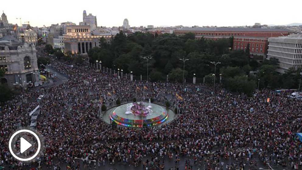 Asistentes a la marcha del Orgullo (Foto: EP)