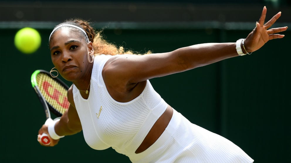Serena Williams durante un partido en Wimbledon. (Getty)