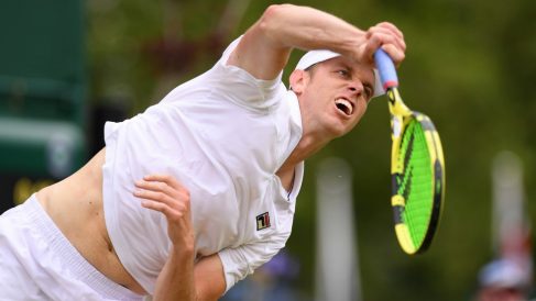 Sam Querrey, en un partido de Wimbledon. (Getty)
