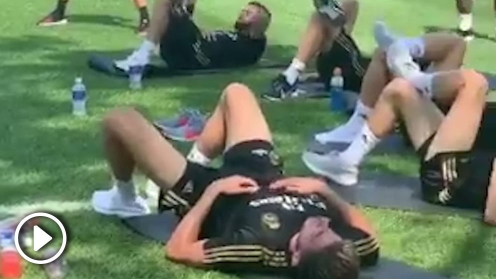 Los jugadores del Real Madrid, destrozados tras la sesión.