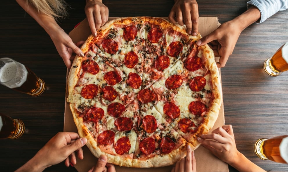 Receta de Pizza sabadeña con embutidos
