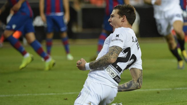 Santi Mina