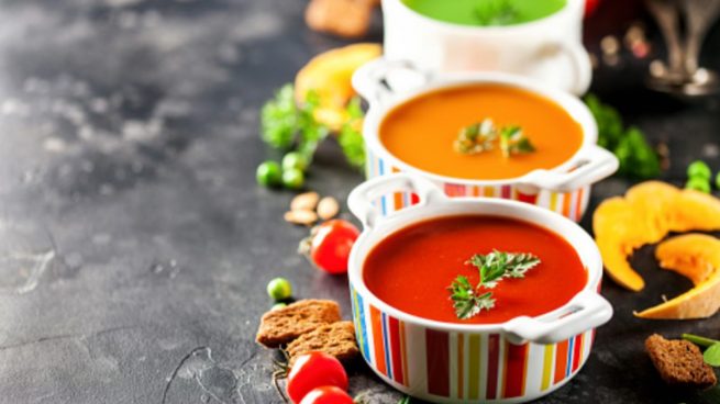 Sopa de espinacas y tomate en frío, receta fácil paso a paso