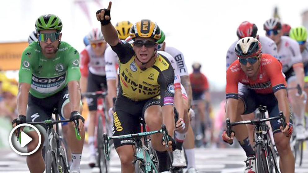 Dylan Groenewegen celebra su triunfo en la séptima etapa del Tour de Francia. (AFP)