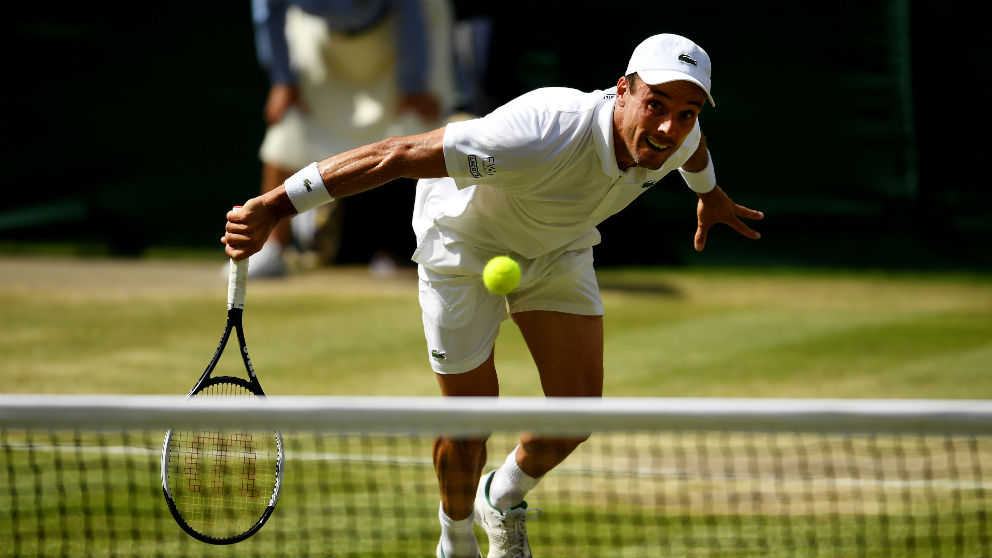 Roberto Bautista durante el partido ante Djokovic en Wimbledon. (Getty)