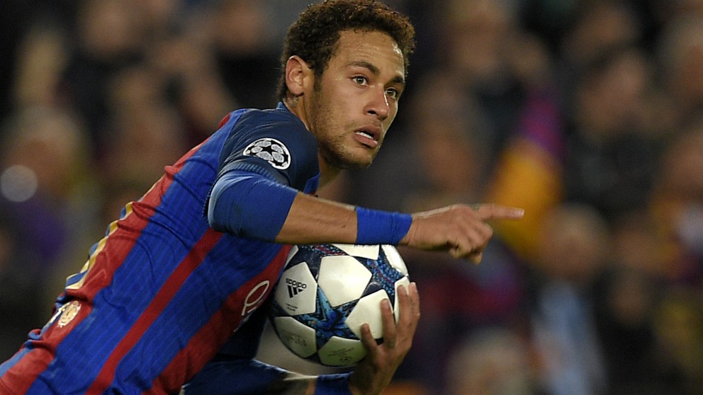 Neymar celebra un gol en la remontada del Barcelona al PSG.
