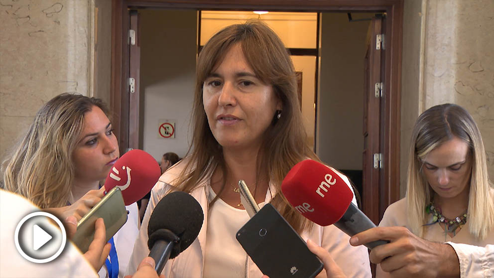 La portavoz de Junts per Cataluña, Laura Borràs, en declaraciones a la prensa. (Foto: Europa Press).