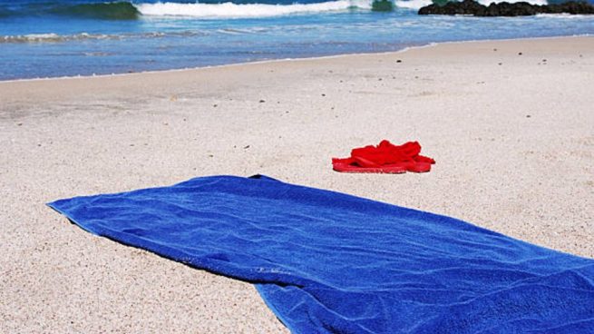 rosario acumular Padre Cómo lavar la toalla de playa de manera correcta en la lavadora paso a paso