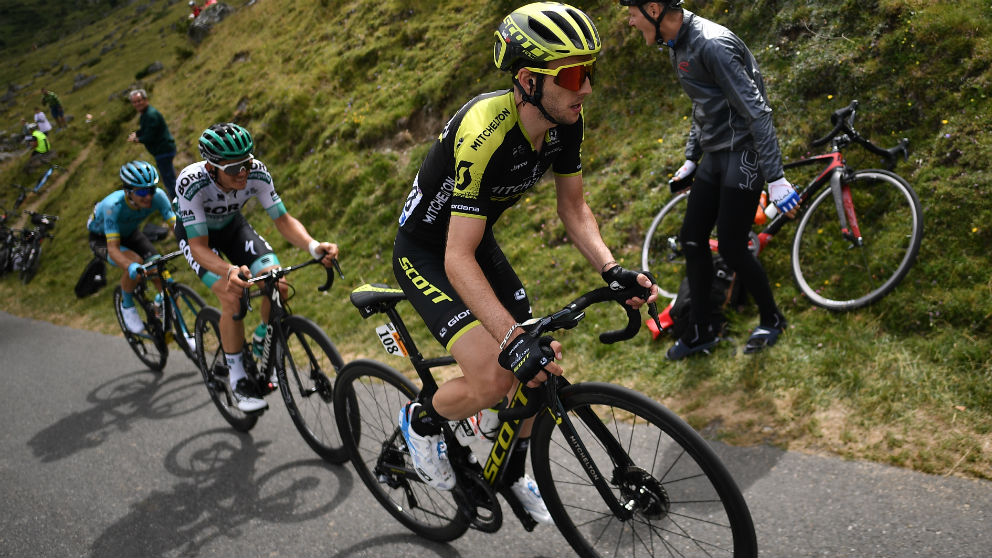Simon Yates ataca ante Bilbao. (AFP)