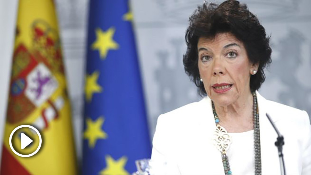 La ministra Portavoz, y de Educación y Formación Profesional, Isabel Celaá, comparece ante los medios de comunicación, tras la reunión del Consejo de Ministros en Moncloa. (Foto: Europa Press)