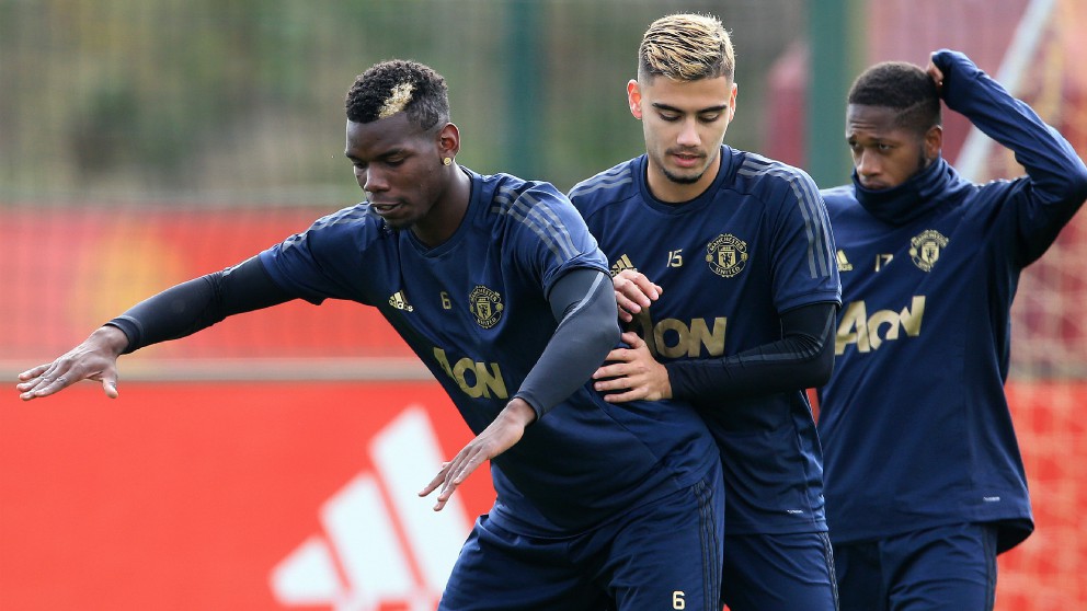 Pogba y Andreas Pereira, en un entrenamiento del Manchester United. (AFP)