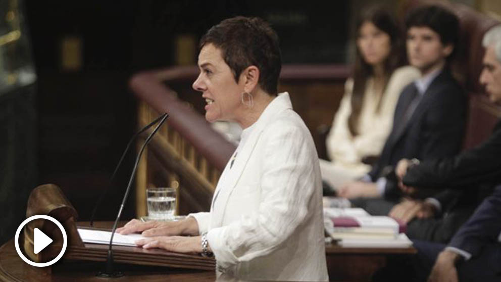 La portavoz de EH bildu, Mertxe Aizpurua en la tribuna del Congreso. (Foto: Francisco Toledo).